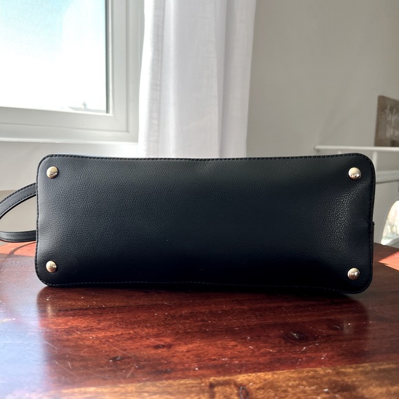 EUC Michael Kors
Cindy Large Dome Satchel, Black - Picture 5 of 7